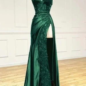 Lång Balklänning med V-ringning och snörning i satin, elegant grön