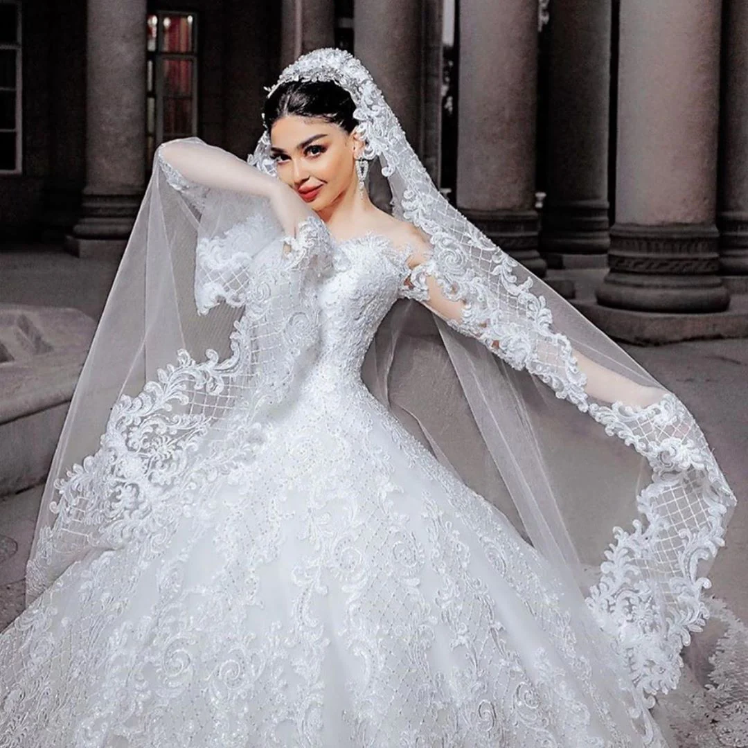 Elegant Princess Beaded Applique Long Wedding Dress with Sleeves and Tulle - Bild 4