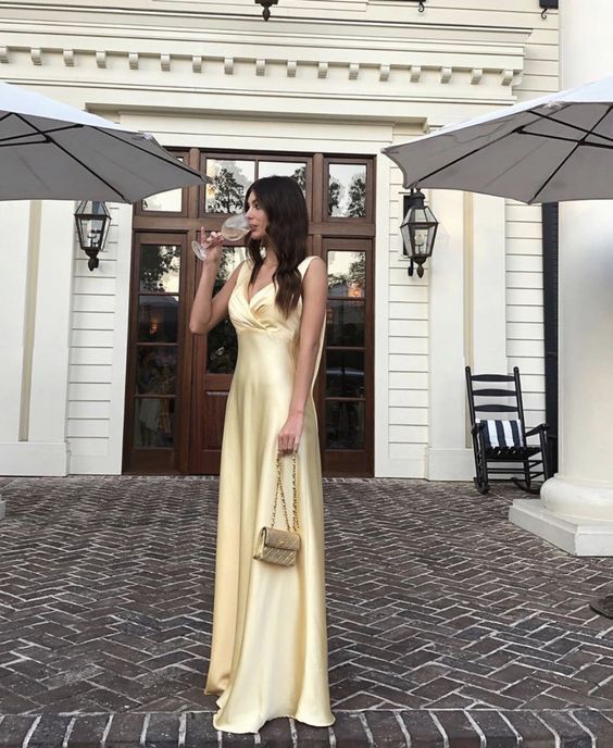 Elegant Yellow Long A Line V Neckline Prom Dresses - Bild 3