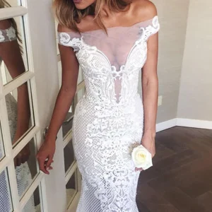 Off-the-Shoulder Sweep Train Mermaid Wedding Dress with Appliques Elegant