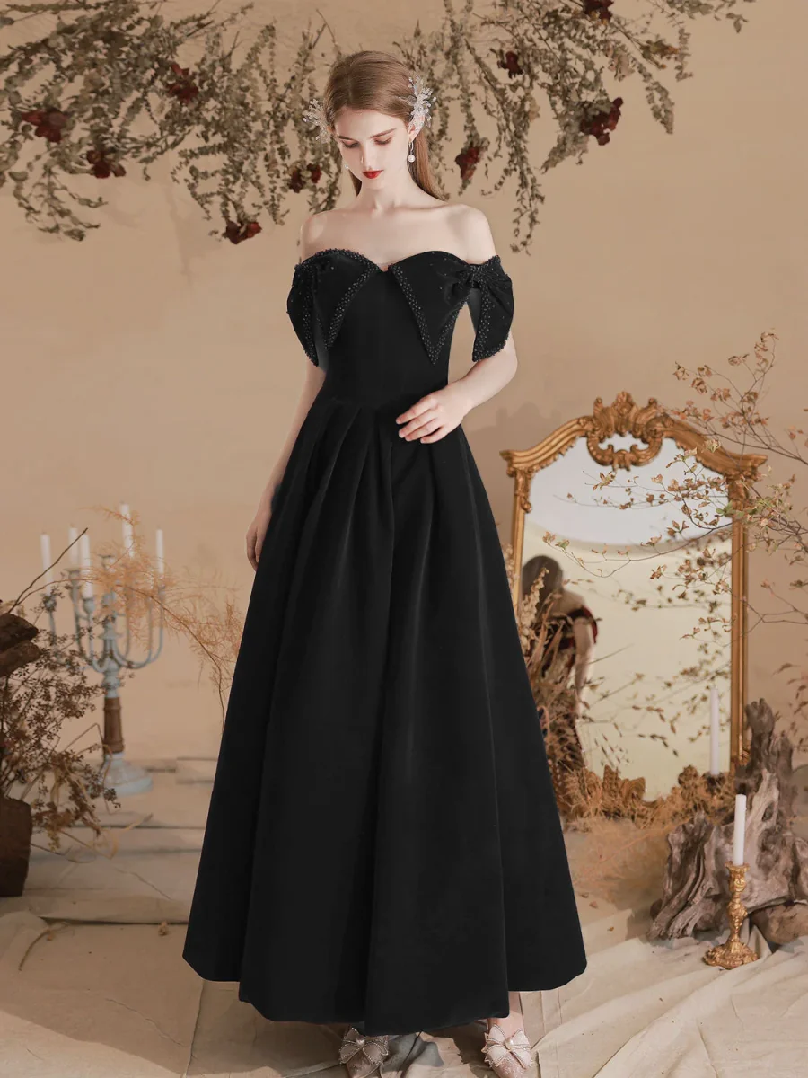Snygg Off The Shoulder Burgundy Velvet balklänning - Bild 7