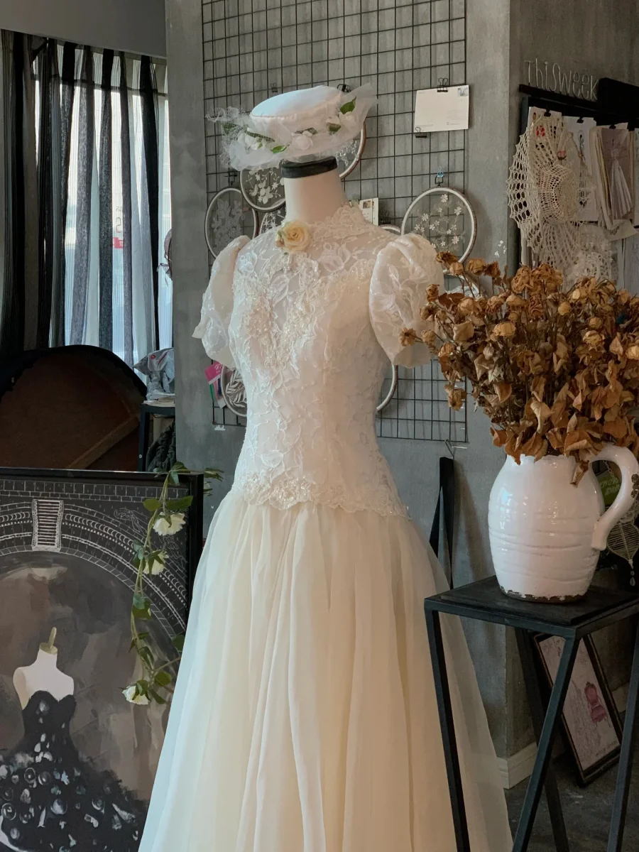 Low Waist High Neck Lace Top Vintage Wedding Dress - Bild 3